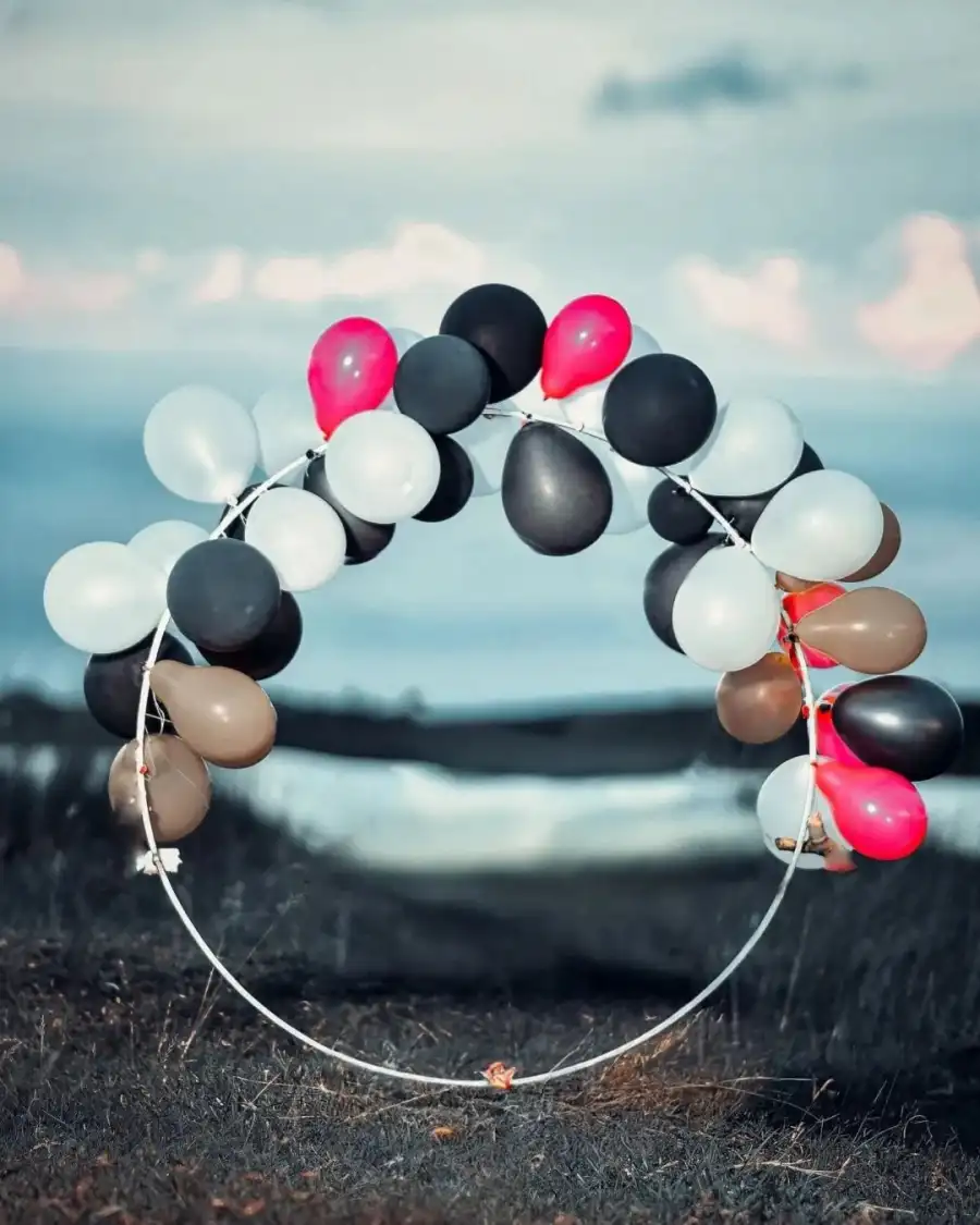 CB Bunch Of Balloons Tied To A Rope Background HD