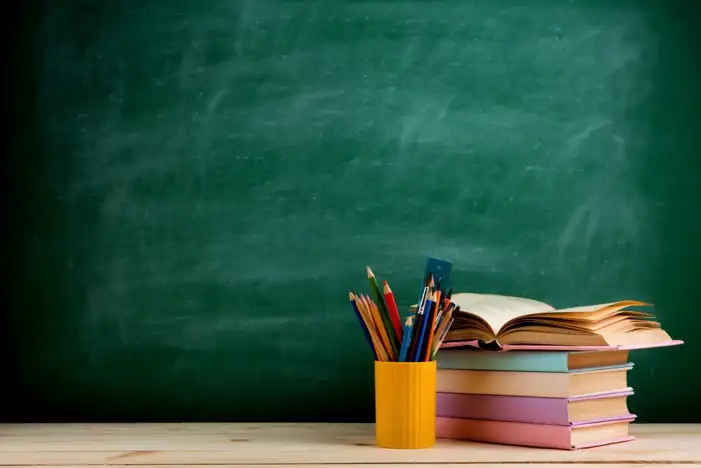 Classroom With Desks And Chairs And Chalkbaord Background HD Images