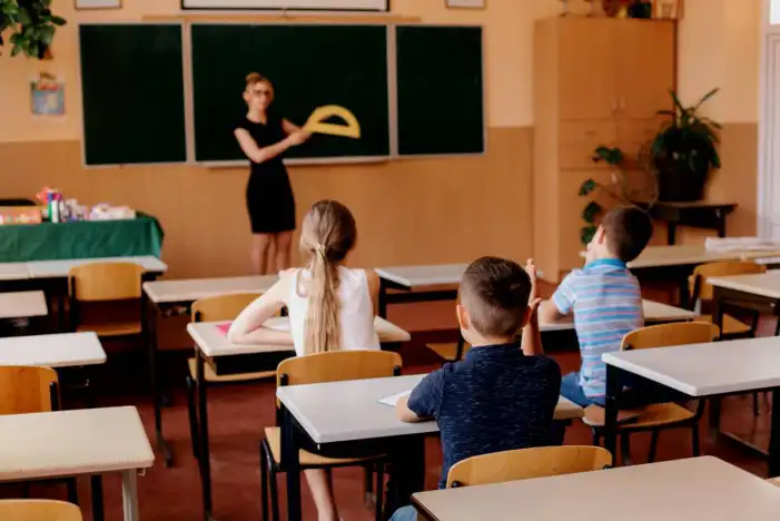 Classroom With Desks And Chairs Chalkboard Background HD Images