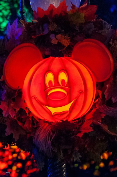 Disney Halloween Phone Mobile Wallpaper HD