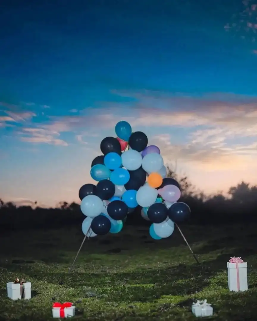 Editing CB Group Of White Black Balloons Background