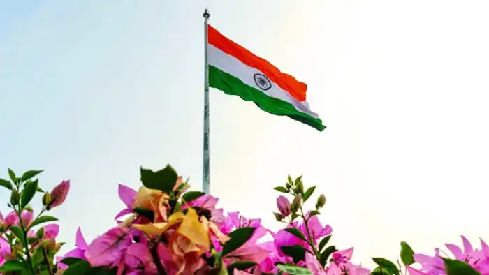 Flying India Flag Flower Background HD Images Wallpapers (