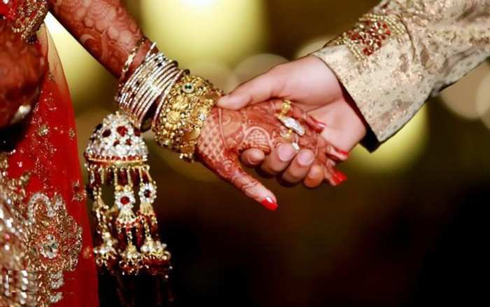 Hindu Wedding Holding Hand Background HD Wallpaper