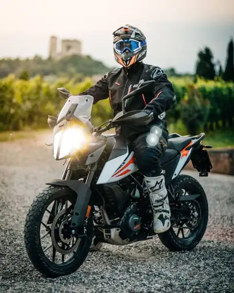 KTM Adventure People Driving Background HD Download