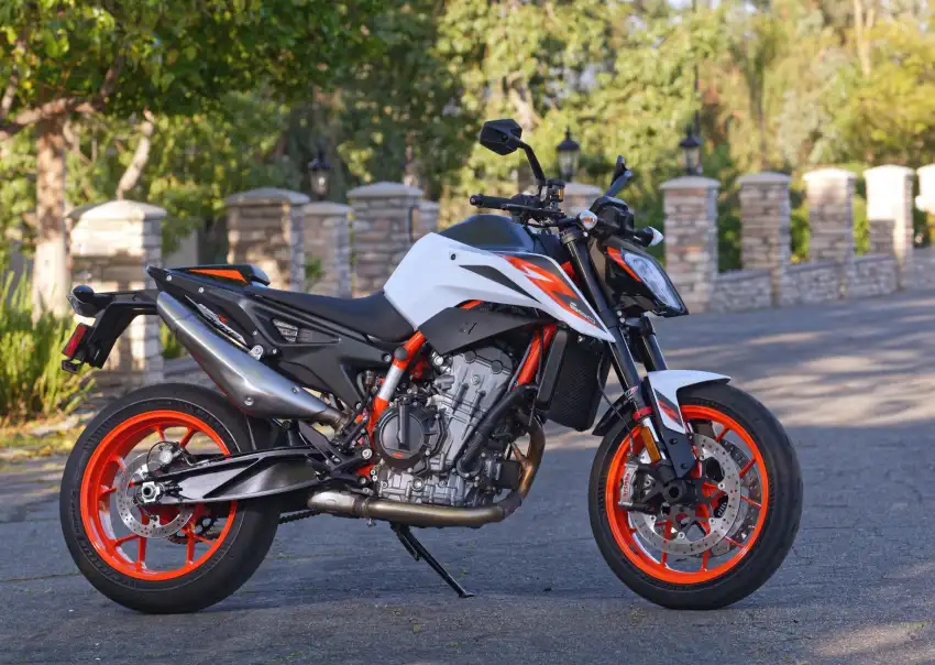 KTM Background HD Photos Images Download Free