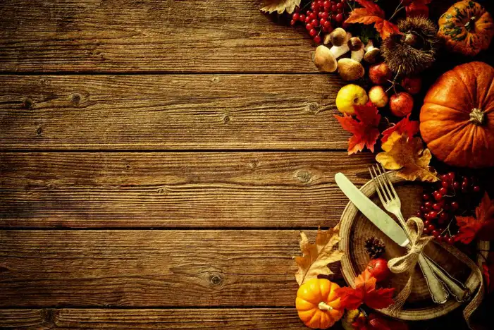 Thanksgiving Pumpkins And Berries On A Wood Surface Background HD Images